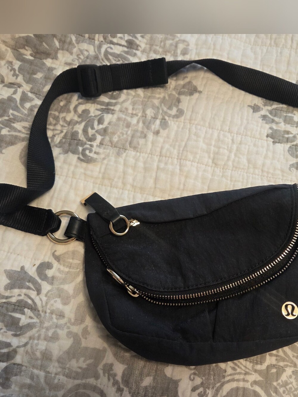 Lululemon Crossbody Bag - Picture 2 of 7